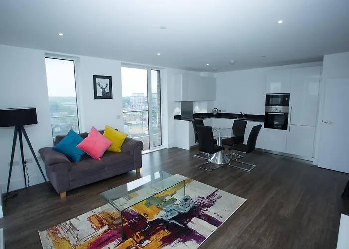 High View Two Bedroom Apartment In Woolwich