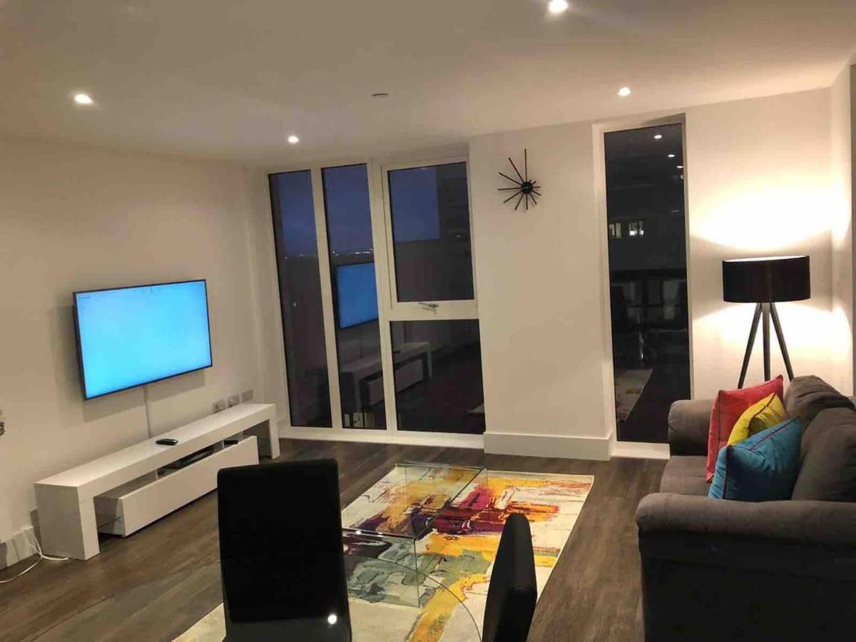 Apartment High View Two Bedroom In Woolwich