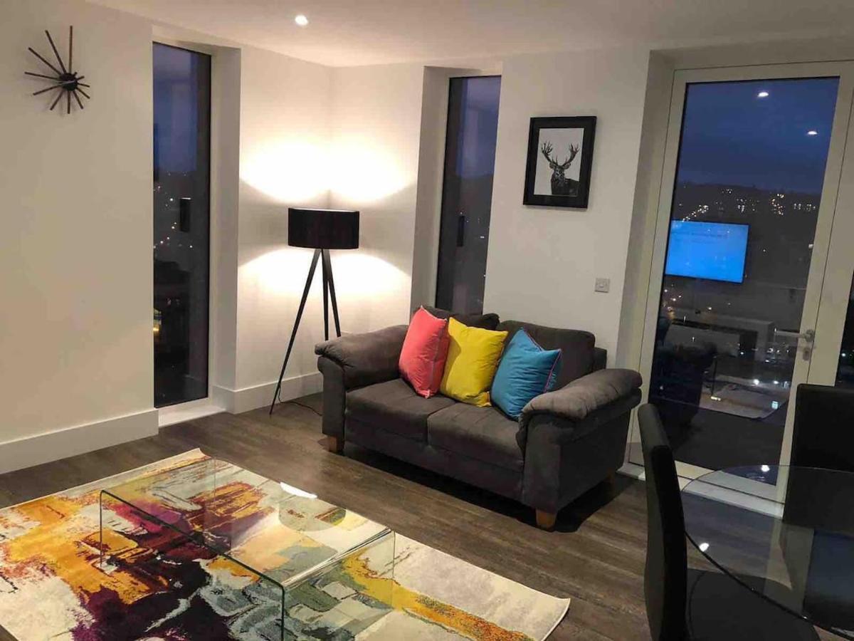 High View Two Bedroom In Woolwich