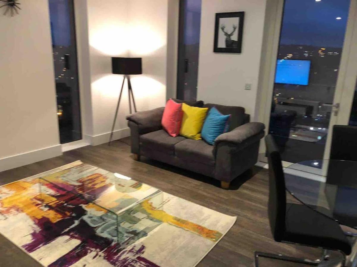 Apartment High View Two Bedroom In Woolwich London