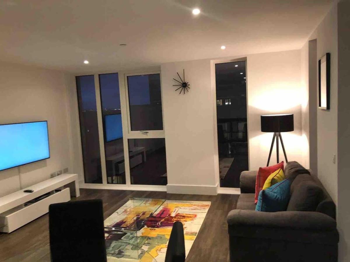 Apartment High View Two Bedroom In Woolwich
