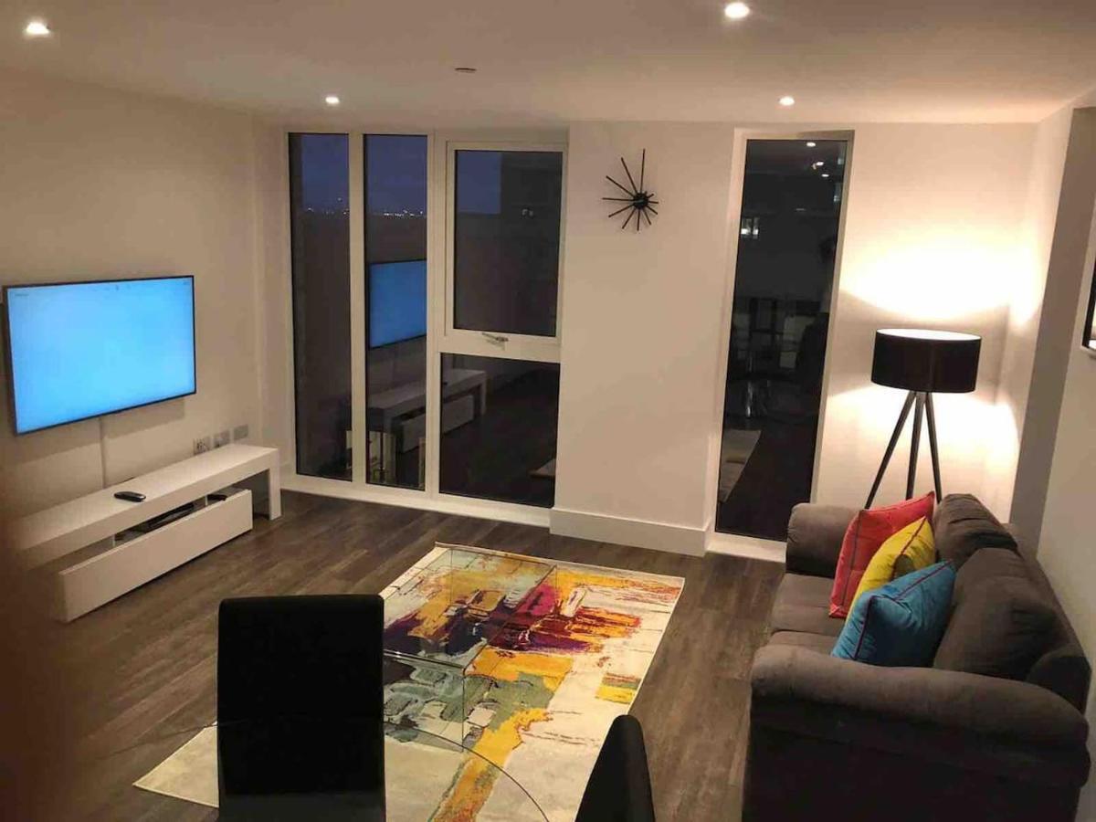 Apartment High View Two Bedroom In Woolwich London