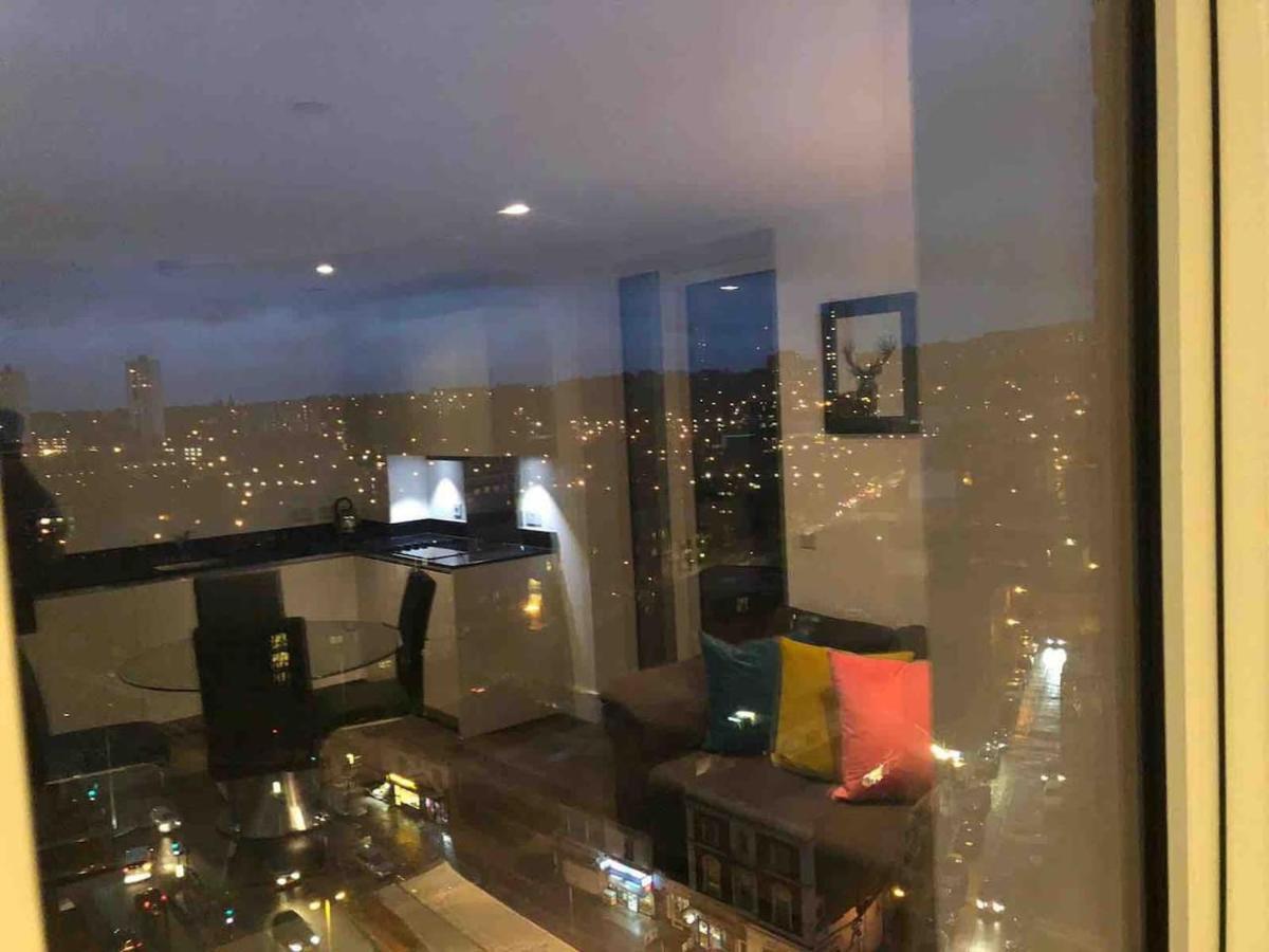 High View Two Bedroom In Woolwich