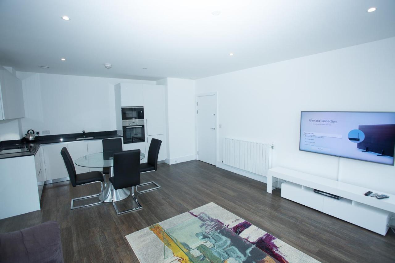 High View Two Bedroom In Woolwich Apartment *