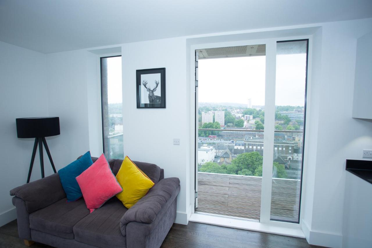 High View Two Bedroom In Woolwich Apartment *