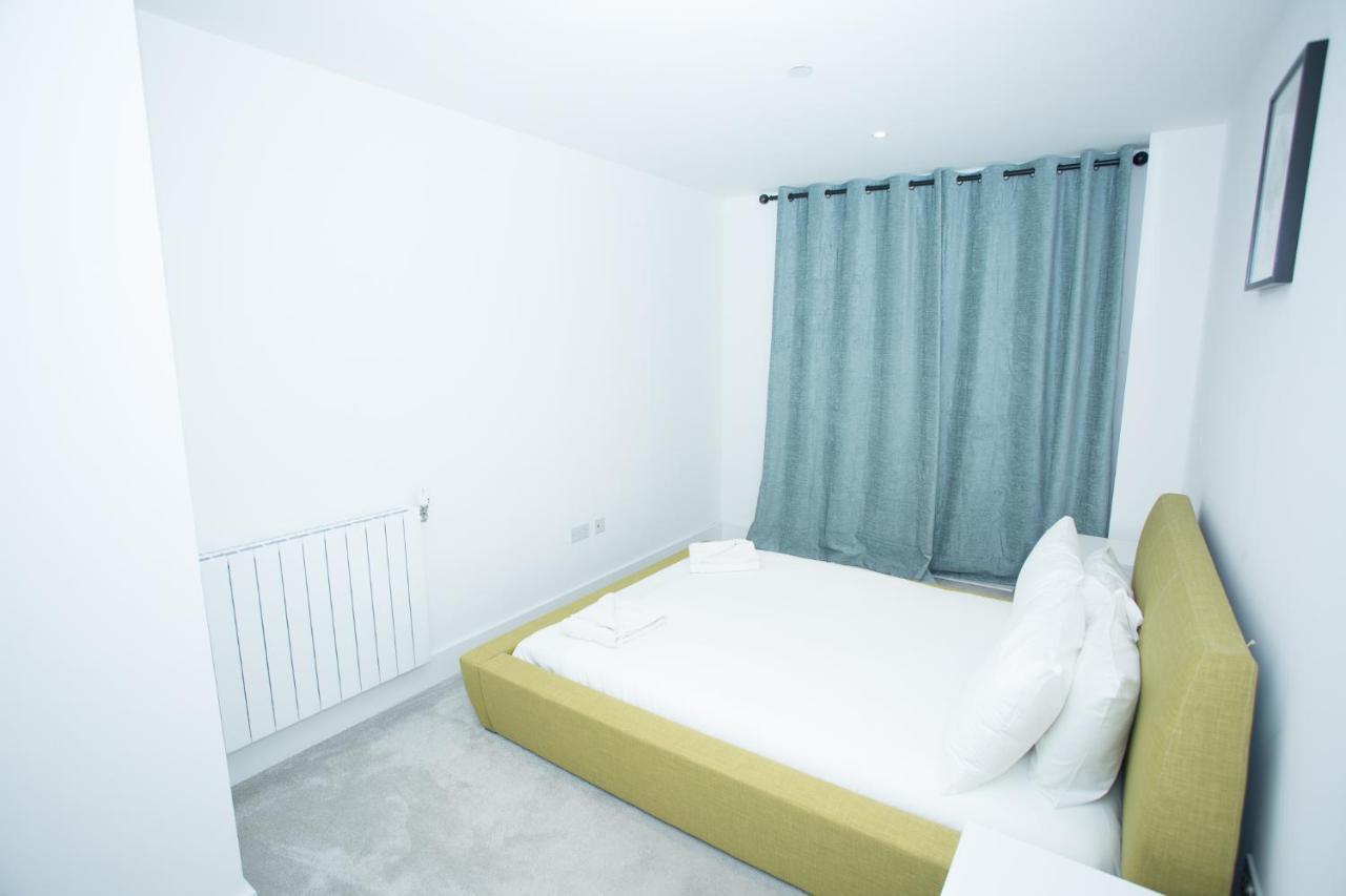 High View Two Bedroom In Woolwich Apartment