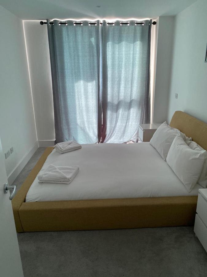 High View Two Bedroom In Woolwich